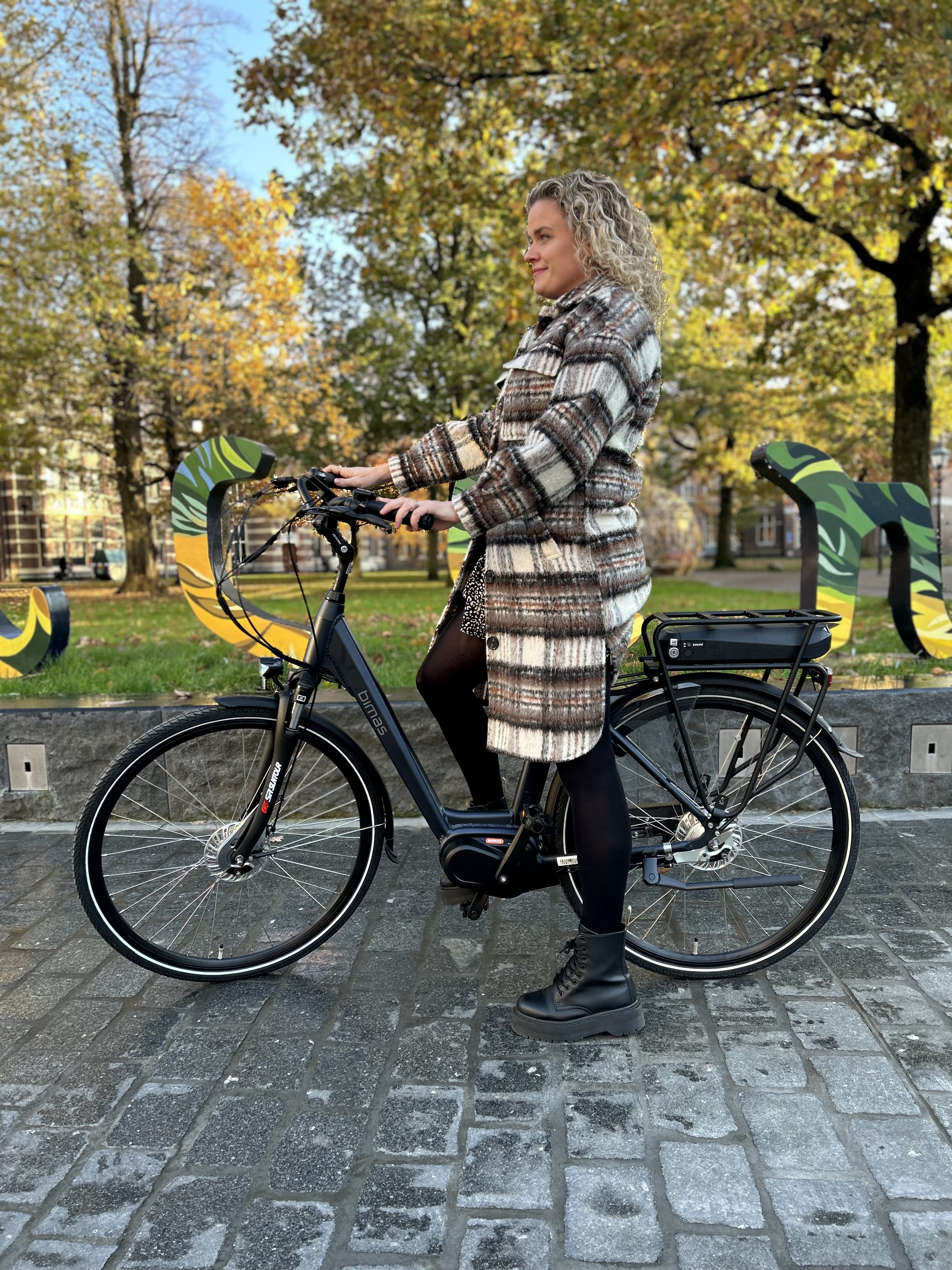 BIMAS fietsenafdeling Warenhuis Vanderveen Assen
